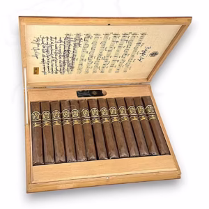 zigarre-avo-uvezian-13th-2013-limited-edition-maduro